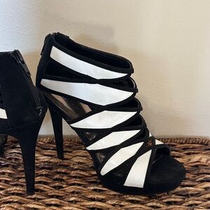 Carlos by Carlos Santana Black and White Strappy Heels